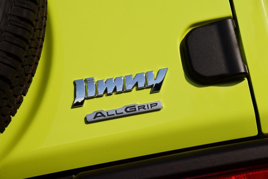 Логотип Suzuki Jimny AllGrip 2018 года  (UK) (фото 2 из 40)